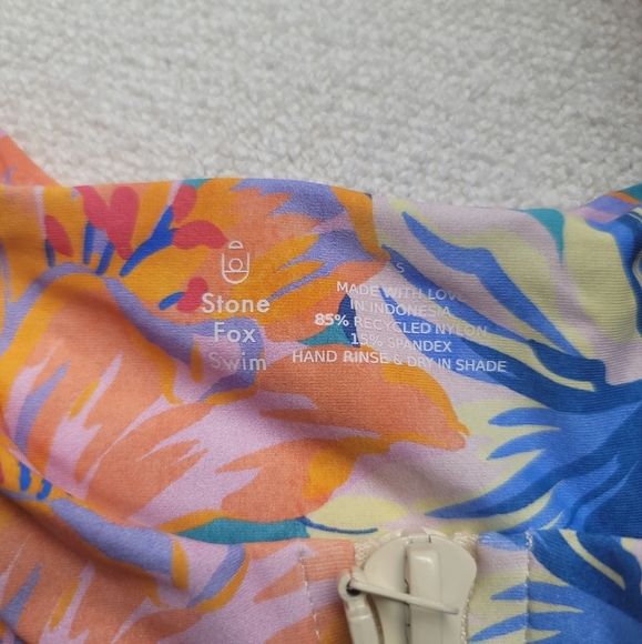 STONE FOX‎ SWIM, Rafa One Piece Swimsuit, Tropical Lily Print, Size Small, NWT! - Picture 8 of 11